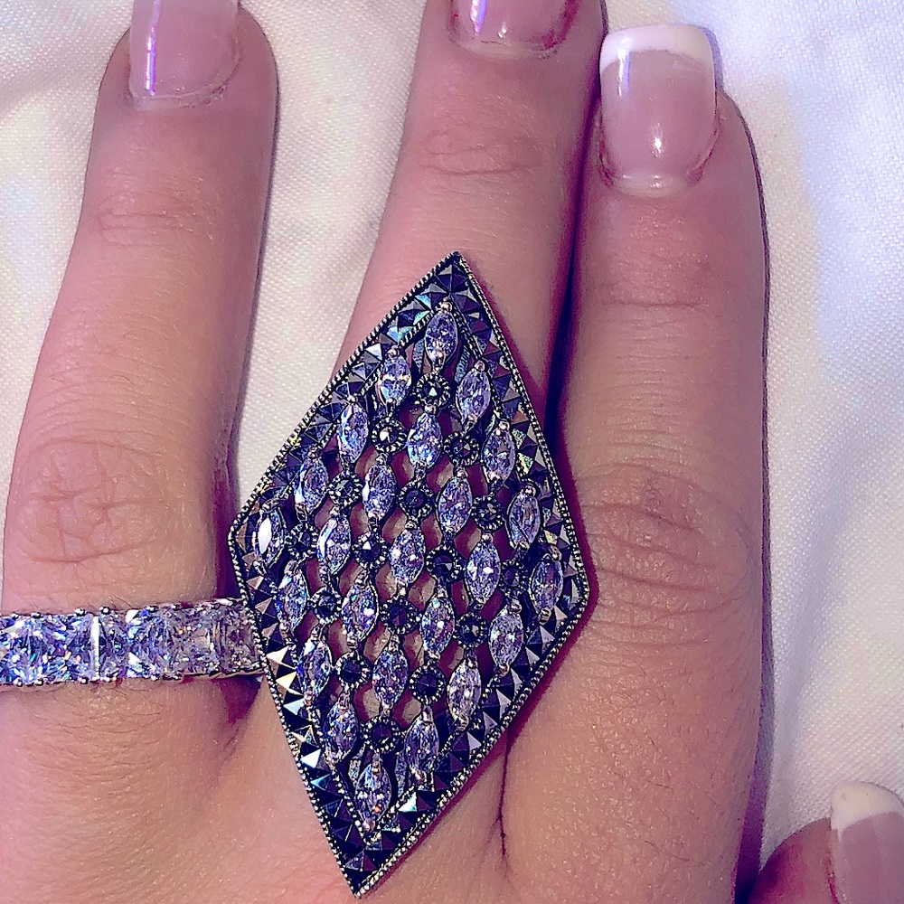 Gorgeous statement cocktail ring- diamond shape